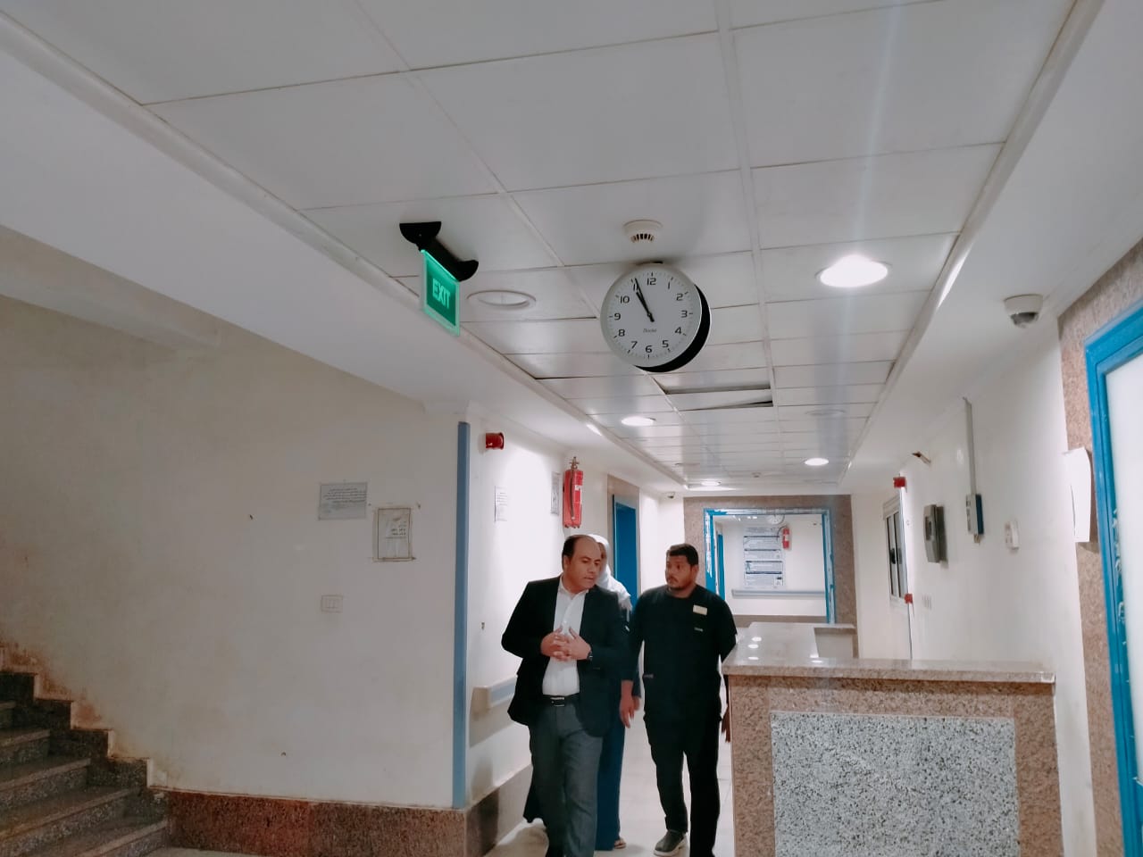 وكيل وزارة الصحة يمر بالمستشفى 