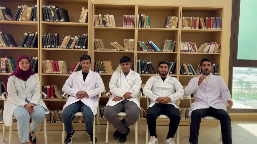 طلاب من دول عربية داخل جامعة المنصورة الجديدة
