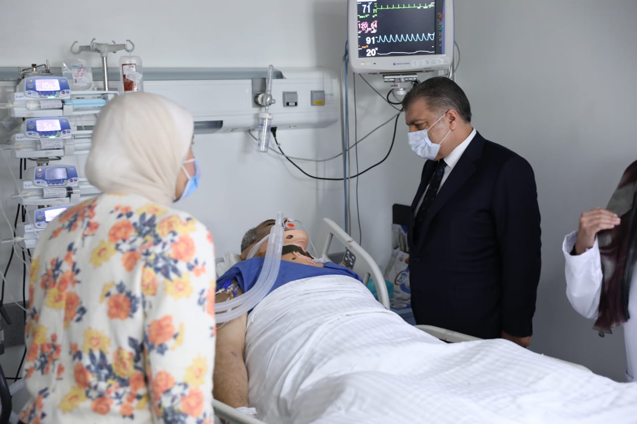 جانب من زيارة وزير الصحة التركى للمصابين