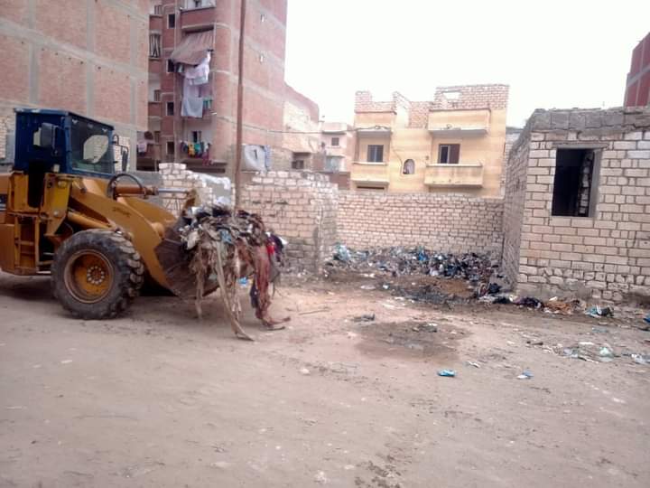 حملات لرفع القمامة والمخلفات بحي العامرية ثان بالإسكندرية