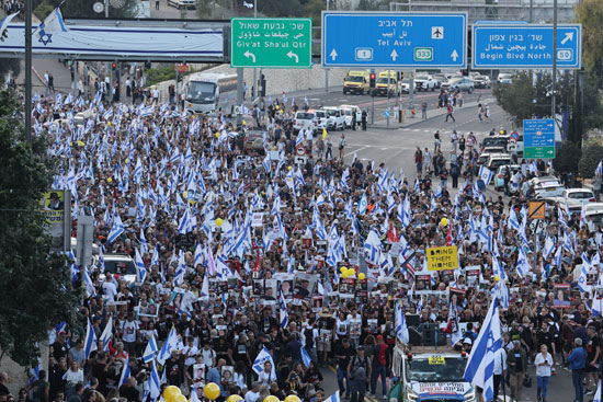 مظاهرات فى تل أبيب تطالب بإنهاء الحرب على قطاع غزة.. صور - اليوم السابع