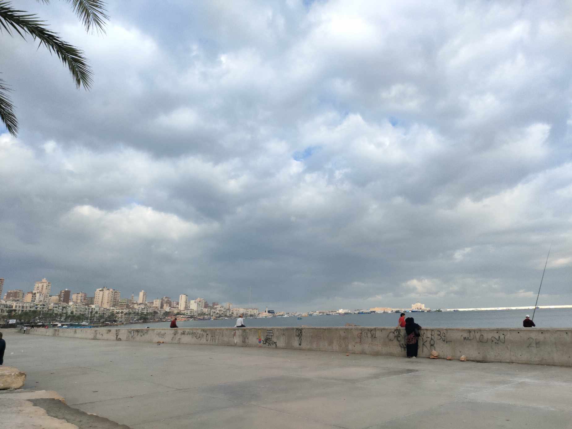 حالة الطقس ودرجات  الحرارة في الإسكندرية اليوم
