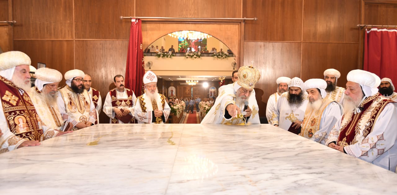 البابا تواضروس الثانى مع أحبار الكنيسة