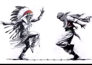 شباب المقاومة يرقصون رقصة الهنود الحمر