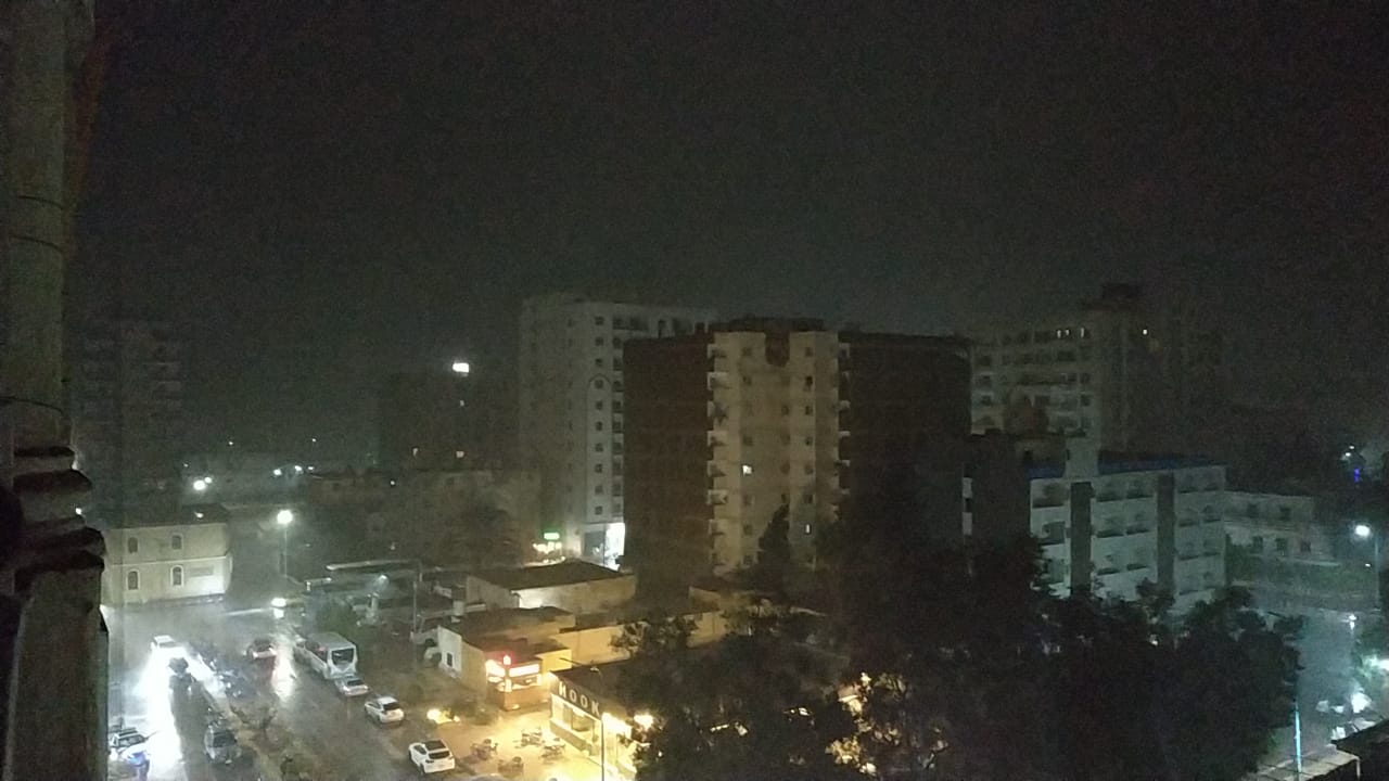 امطار غزيرة على مدينة مرسى مطروح ليلا