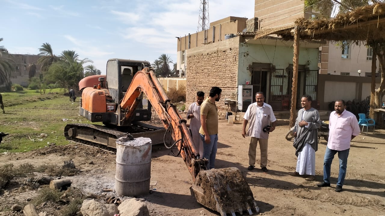 العمل في مشروع الصرف الصحي بقرية العضايمة بمجلس قروى كومير