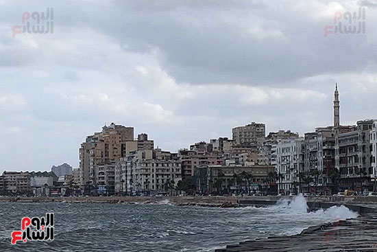 ارتفاع-في-امواج-البحر-بالإسكندرية