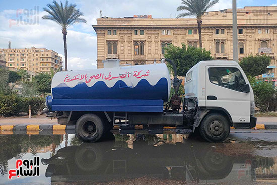 تمركز-سيارات-الصرف-لرفع-مياة-الأمطار-بالإسكندرية