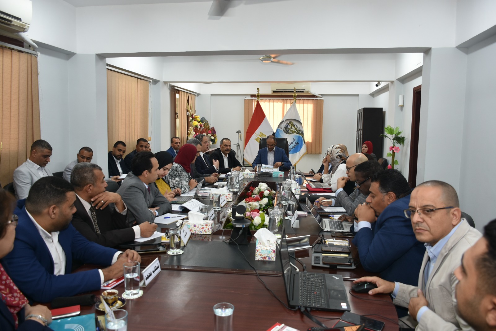 لقاء مناقشة مشروع الصرف الصحى المتكامل بقرى محافظة الأقصر