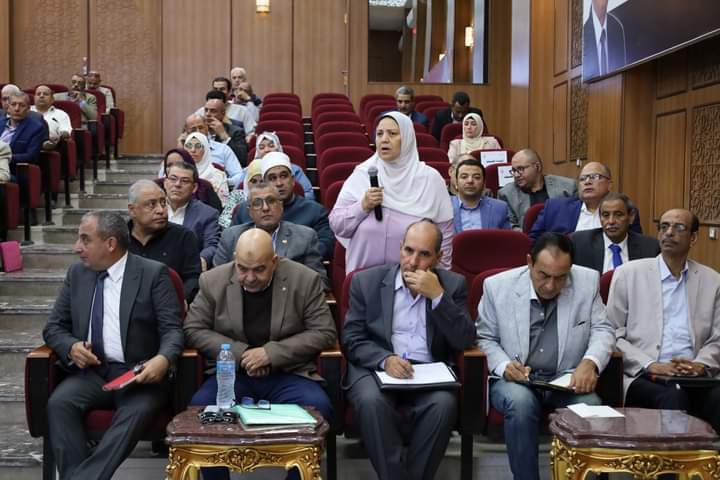 حافظ جنوب سيناء أثناء يناقش استعدادات المحافظة لمجابهة السيول ويتابع موقف الخطة الاستثمارية (3)