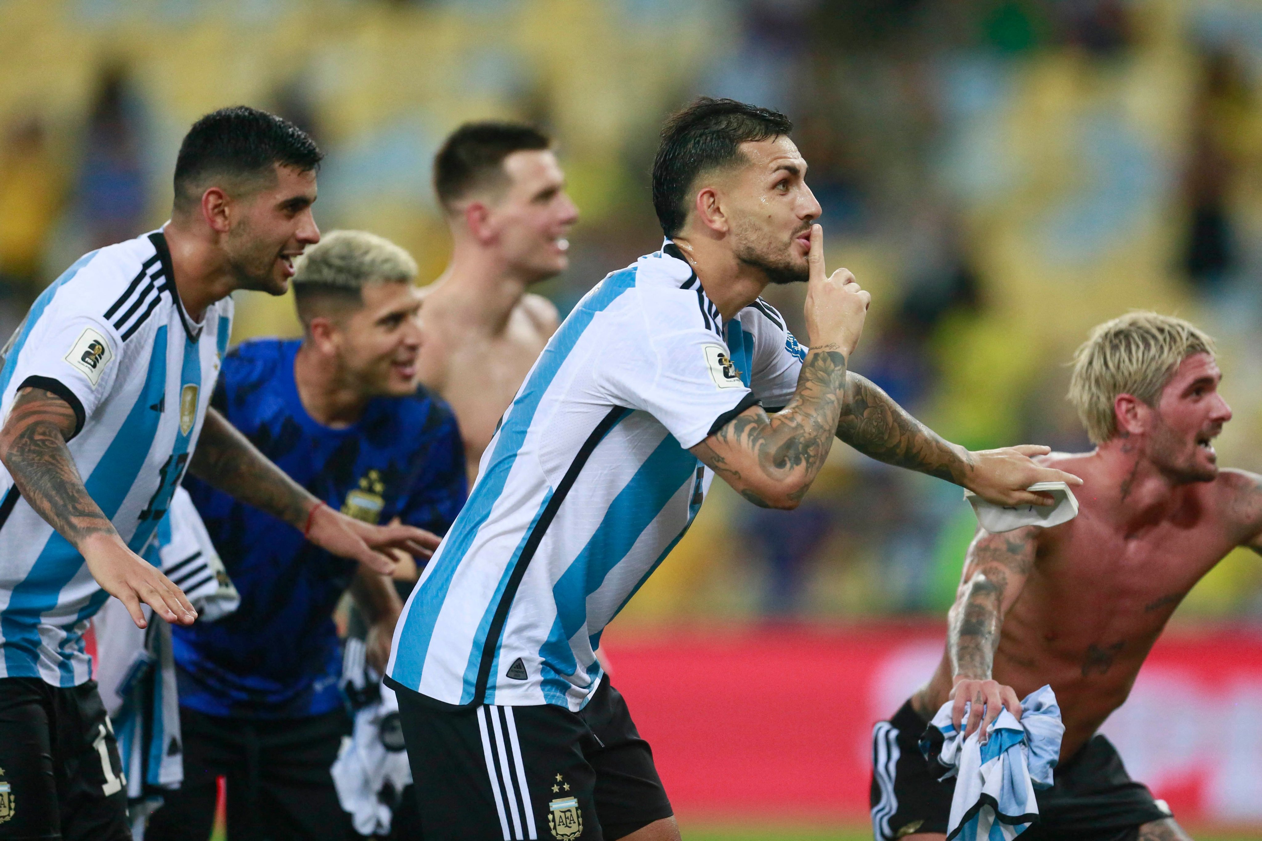 احتفالات لاعبى الأرجنتين بالفوز على البرازيل