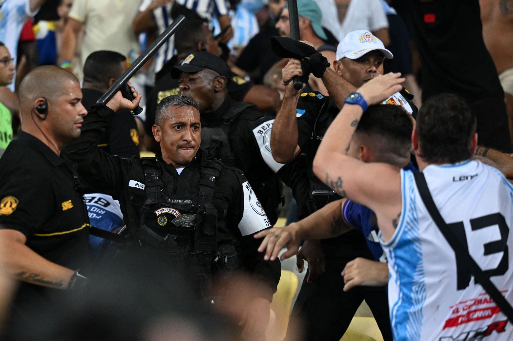 عنف الجماهير في لقاء البرازيل ضد الأرجنتين