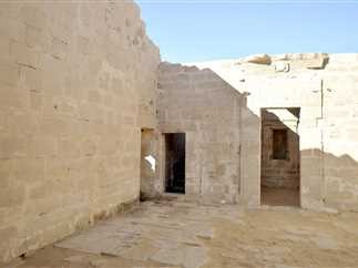 جانب من أرض البئر العظيم واطلال معبد قصر الزيان بالوادى الجديد  (2)