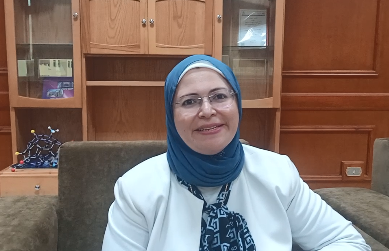 الدكتورة علا محمد البردى أستاذ مساعد الكيمياء بقسم علوم النانو ووكيل المعهد 