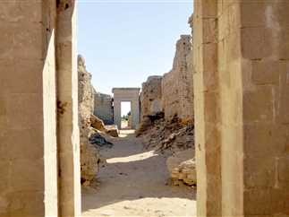 جانب من أرض البئر العظيم واطلال معبد قصر الزيان بالوادى الجديد  (1)