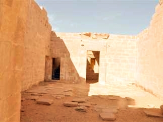 أرض البئر العظيم واطلال معبد قصر الزيان بالوادى الجديد  (1)