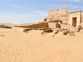 أرض البئر العظيم ومعبد قصر الزيان بالوادى  (1)