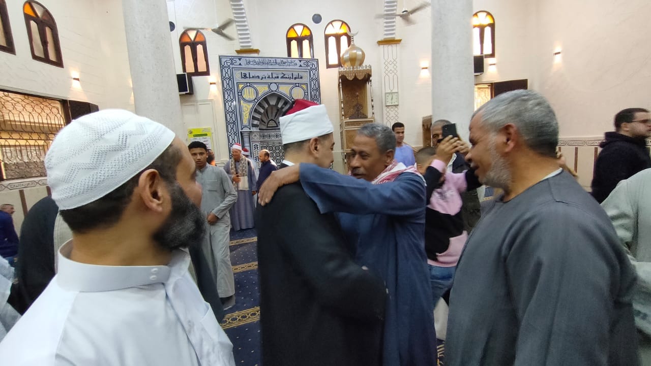 فرحة الأهالي بافتتاح المسجد