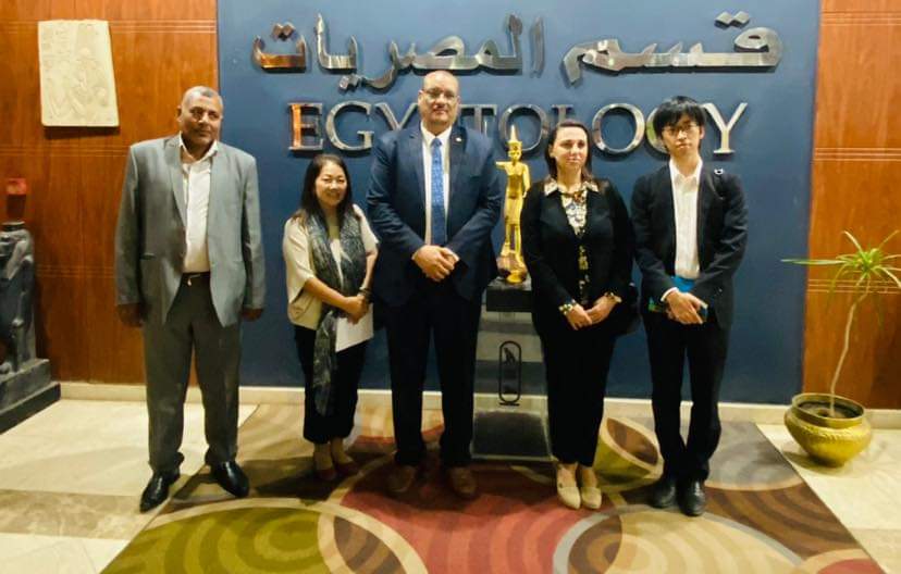 وفد الجايكا الياباني في زيارة لمكتبة مصر العامة بالأقصر لبحث التعاون