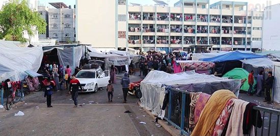 آلاف النازحين الفلسطينيين داخل مراكز الإيواء (2)
