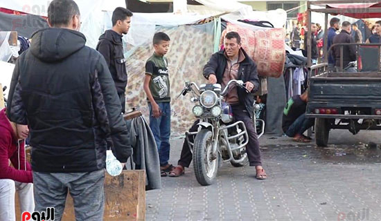 آلاف النازحين الفلسطينيين داخل مراكز الإيواء (6)