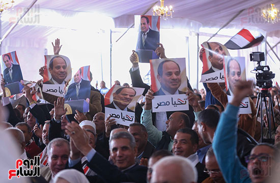 صور الرئيس السيسى وعبارات تحيا مصر