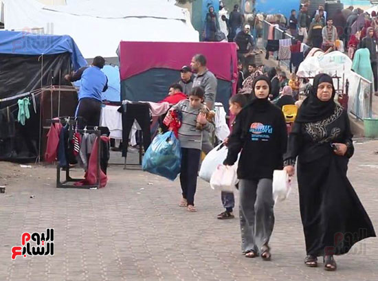 آلاف النازحين الفلسطينيين داخل مراكز الإيواء (10)