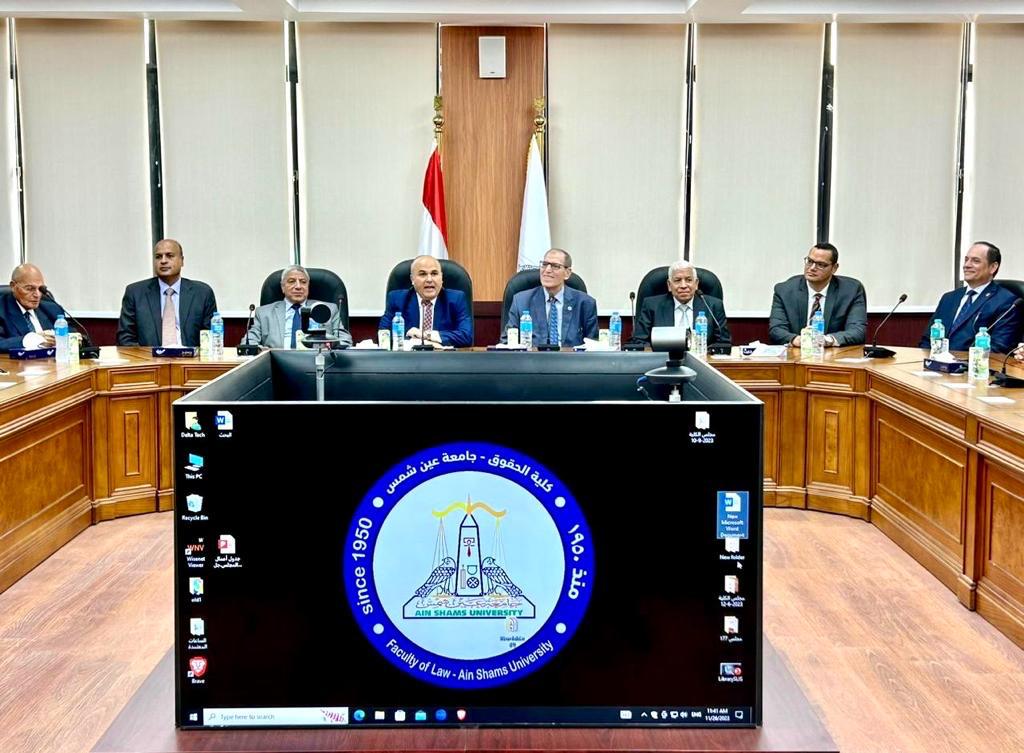 رئيس النيابة الإدارية يزور رئيس جامعة عين شمس وعميد كلية الحقوق  (8)