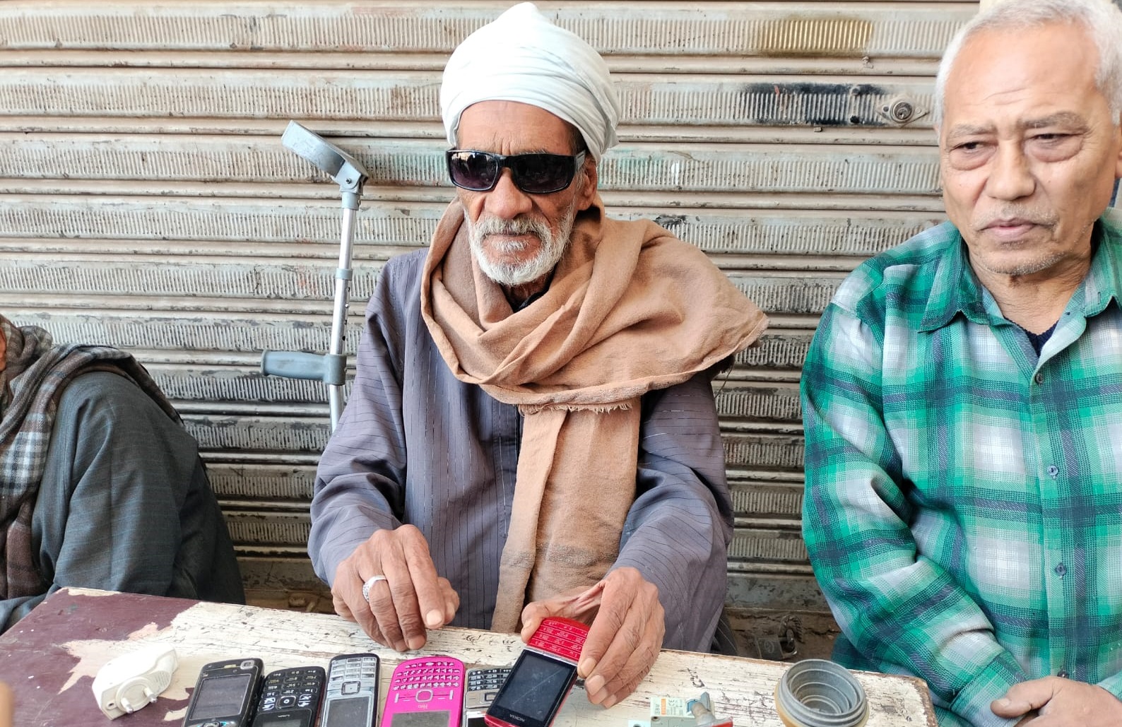 العمل سيد أثناء تواجده في السوق العمل سيد أثناء تواجده في السوق