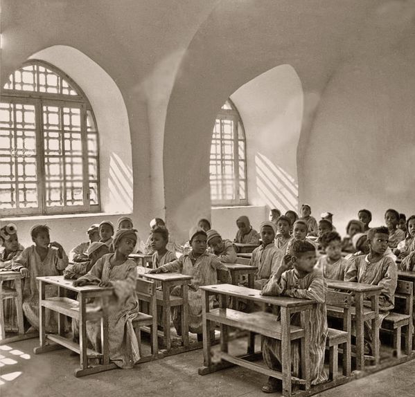 صورة نادرة لمدرسة قرية حسن فتحى التاريخية