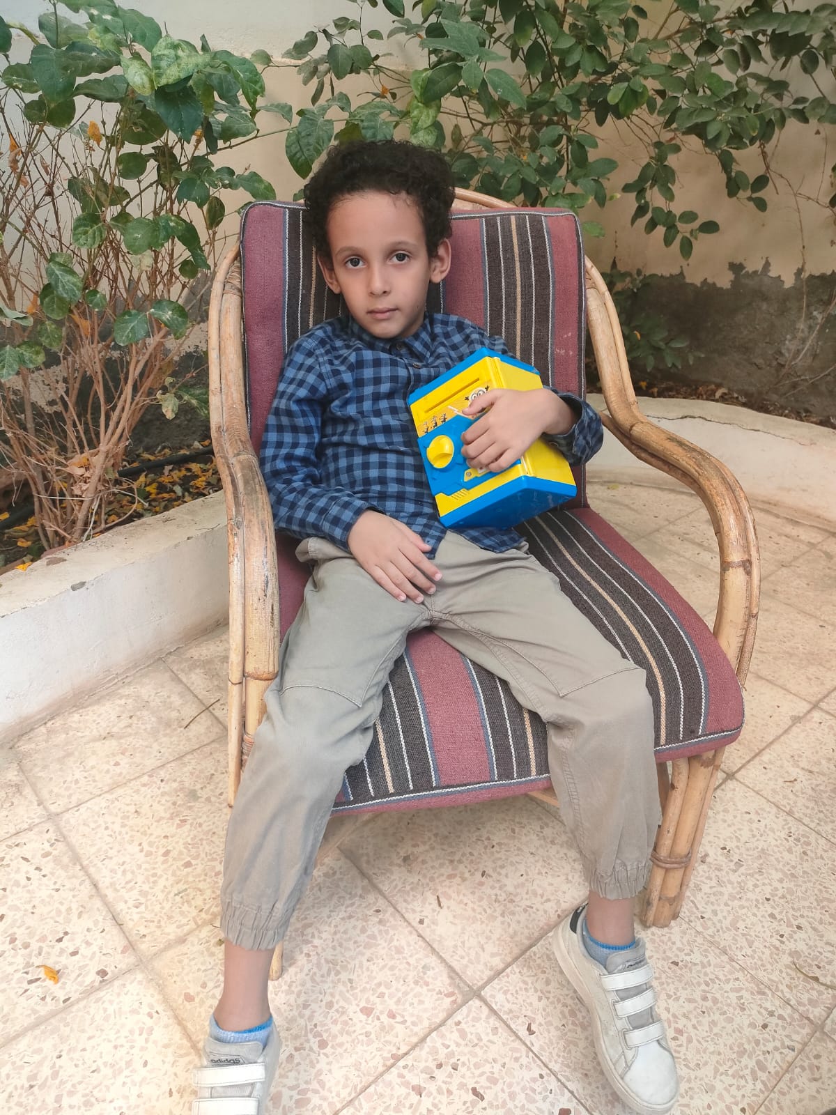 أحمد شهير طفل تبرع بحصالته لصالح غزة (12)
