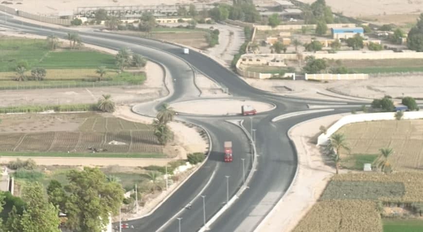 محور سمير فرج بالأقصر أول مشروع قومى عالمى يربط الشرق والغرب لخدمة السياحة  والمواطنين.. تنفيذ 98% من الأعمال.. رئيس المدينة: فتح وتوسعة الطرق المؤدية  للمحور.. والمحافظ: تكلفته تزيد عن 7.257 مليار جنيه..