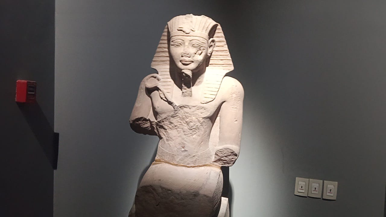 تمثال لرميس الثاني بمتحف كفر الشيخ