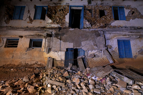 دمار كامل للمنازل نتيجة الزلزال   (2)