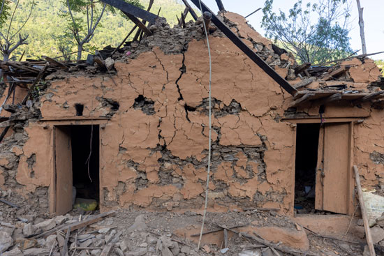 دمار كامل للمنازل نتيجة الزلزال   (3)