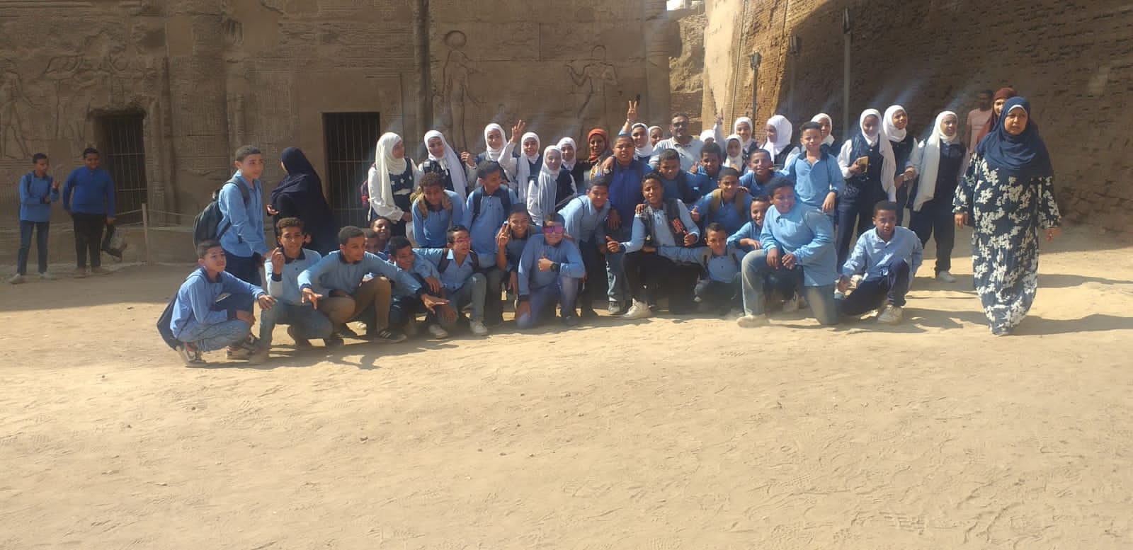 فعاليات زيارة لـ40 طالب وطالبة بالإعدادية لمعبد إسنا
