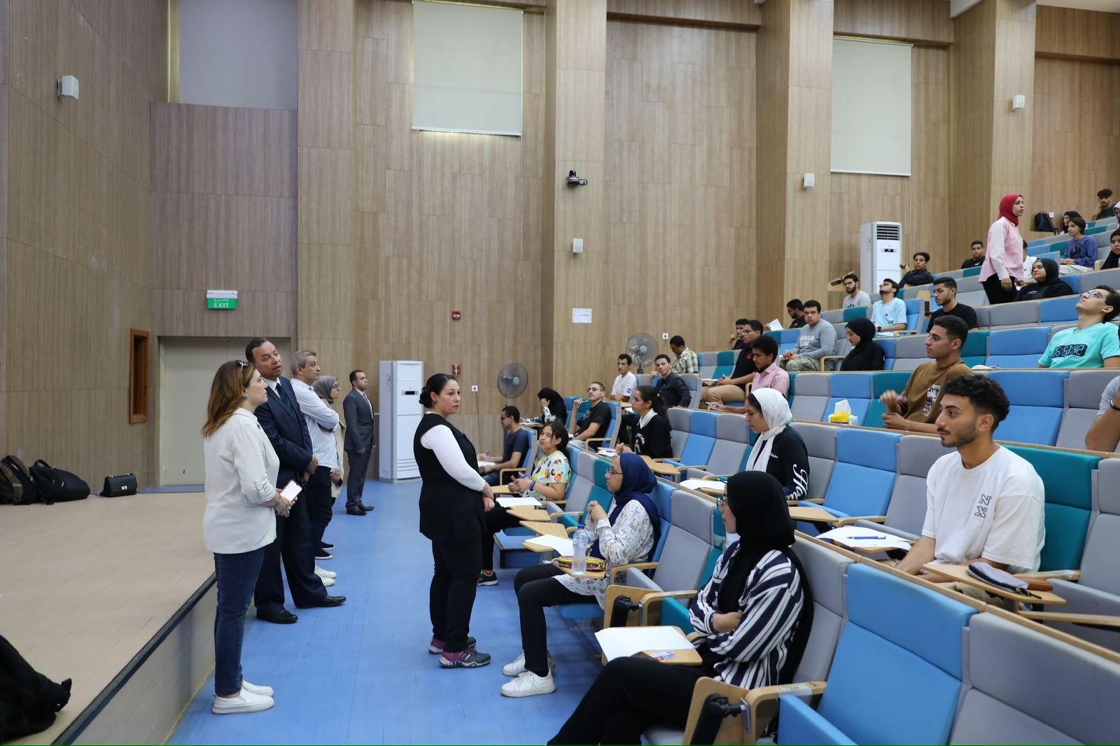 اختبارات نصف الفصل الدراسي داخل جامعة المنصورة الجديدة