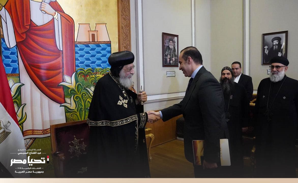 حملة المرشح الرئاسي عبد الفتاح السيسي تزور الكنيسة القبطية الأرثوذكسية وتلتقى البابا تواضروس (11)