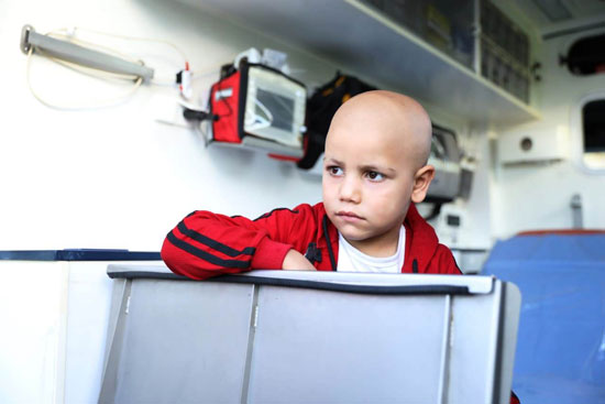 دخول حالات أطفال مرضى السرطان من قطاع غزة (8)