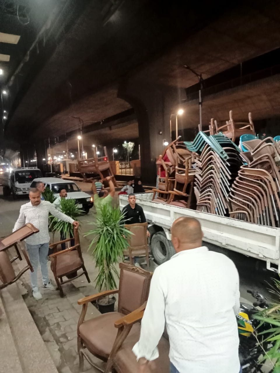 محافظة الجيزة ترفع 500 حالى تعدٍ للمقاهى بشارع المريوطية (2)