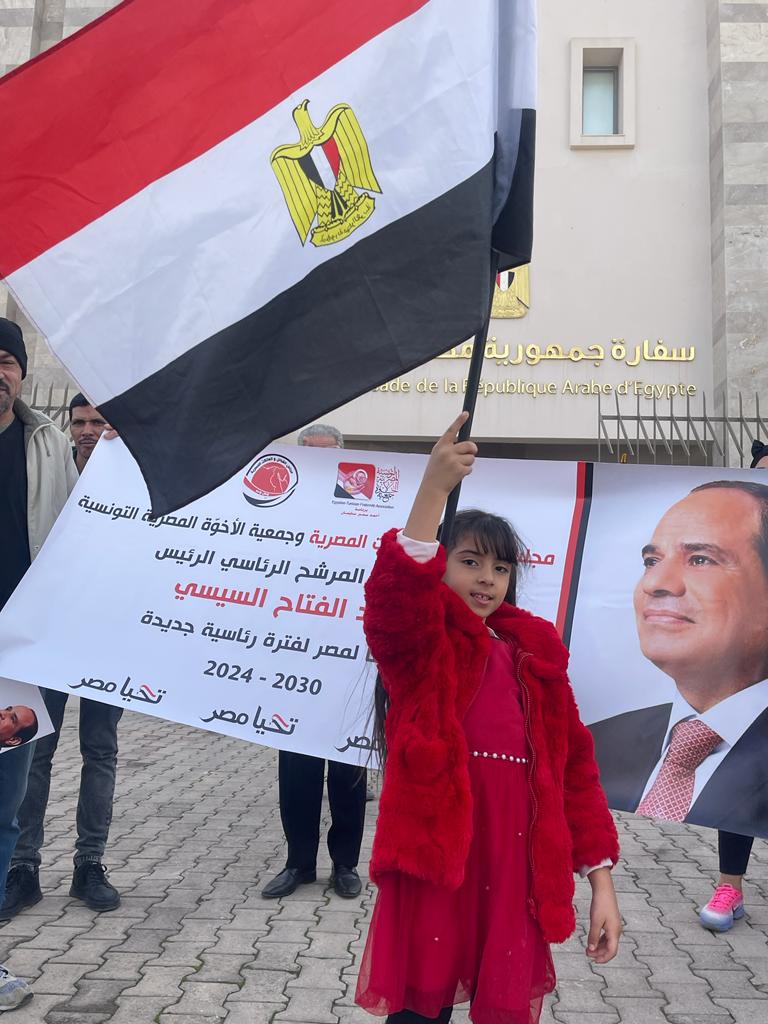 ادلاء المصريون باصواتهم فى الانتخابات بتونس