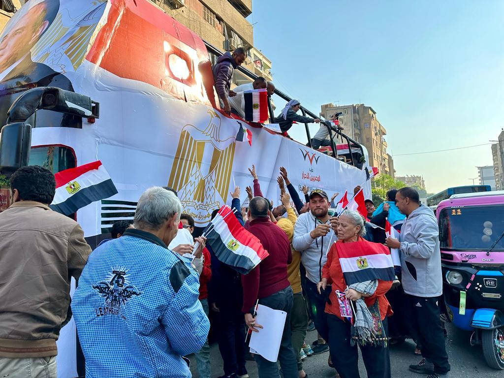 ترحاب كبير من المواطنين لجولة حزب المصريين الأحرار