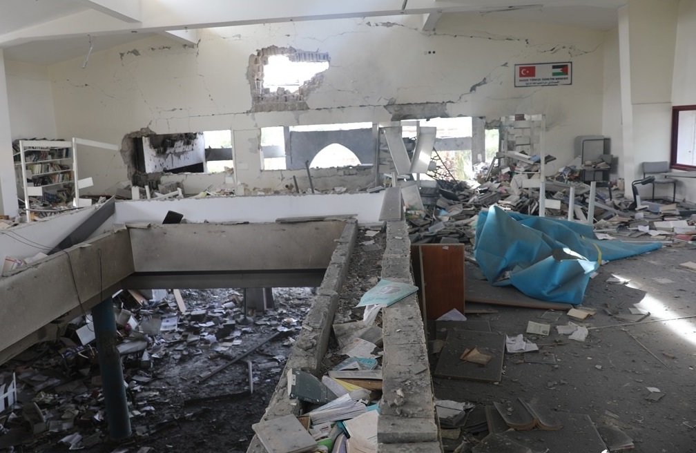  قصف المكتبة بقطاع غزة  (1)