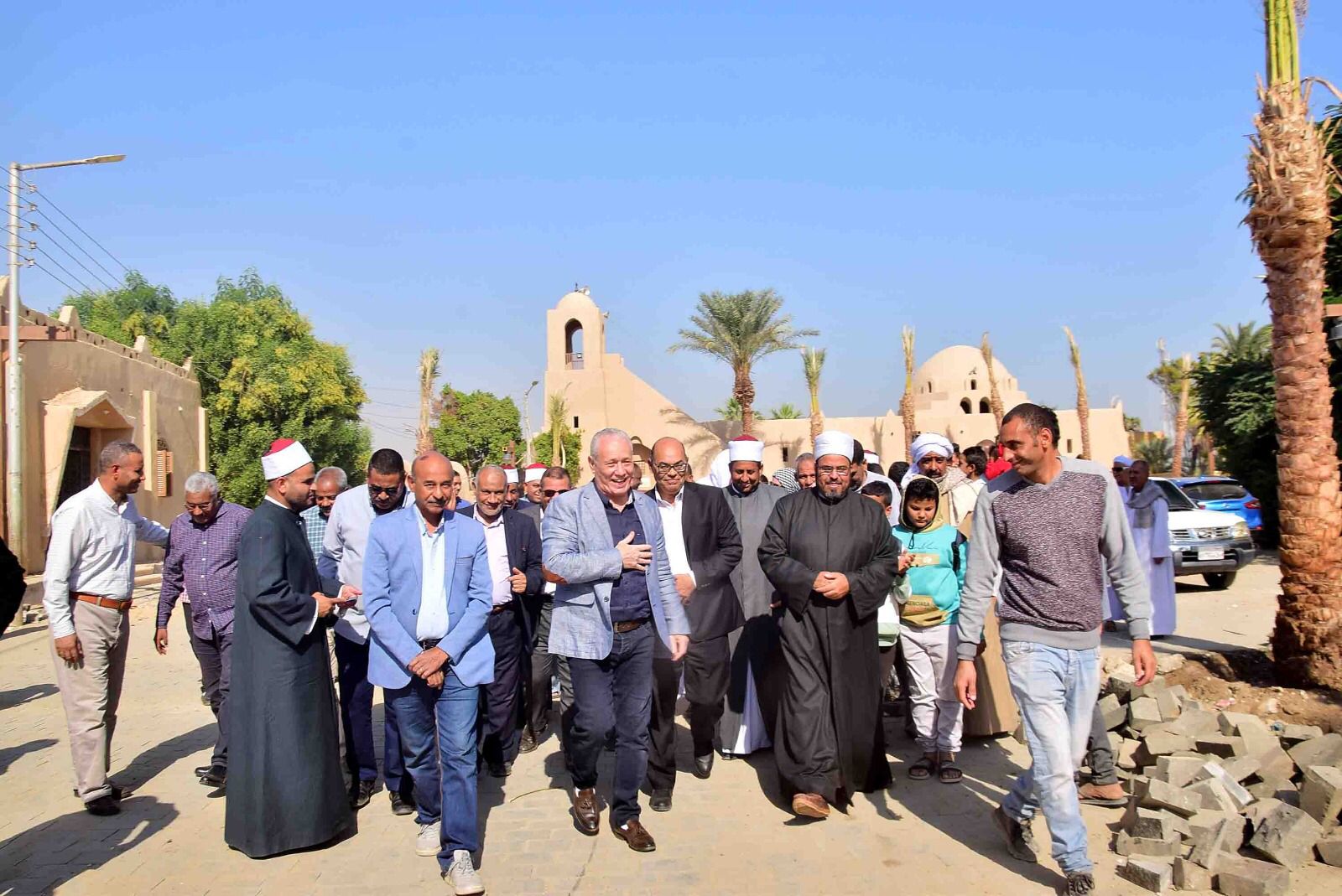 متابعة المحافظ لتطوير قرية حسن فتحى التاريخية