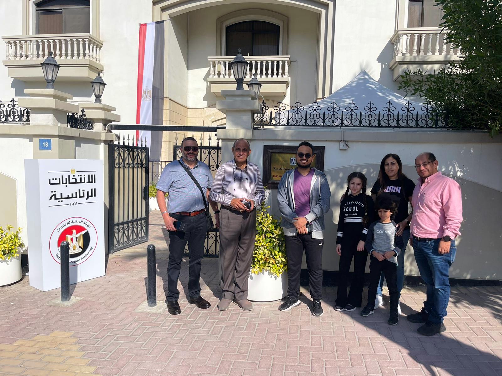 أبناء الجالية المصرية بالبحرين يدلون بأصواتهم بالانتخابات الرئاسية (10)