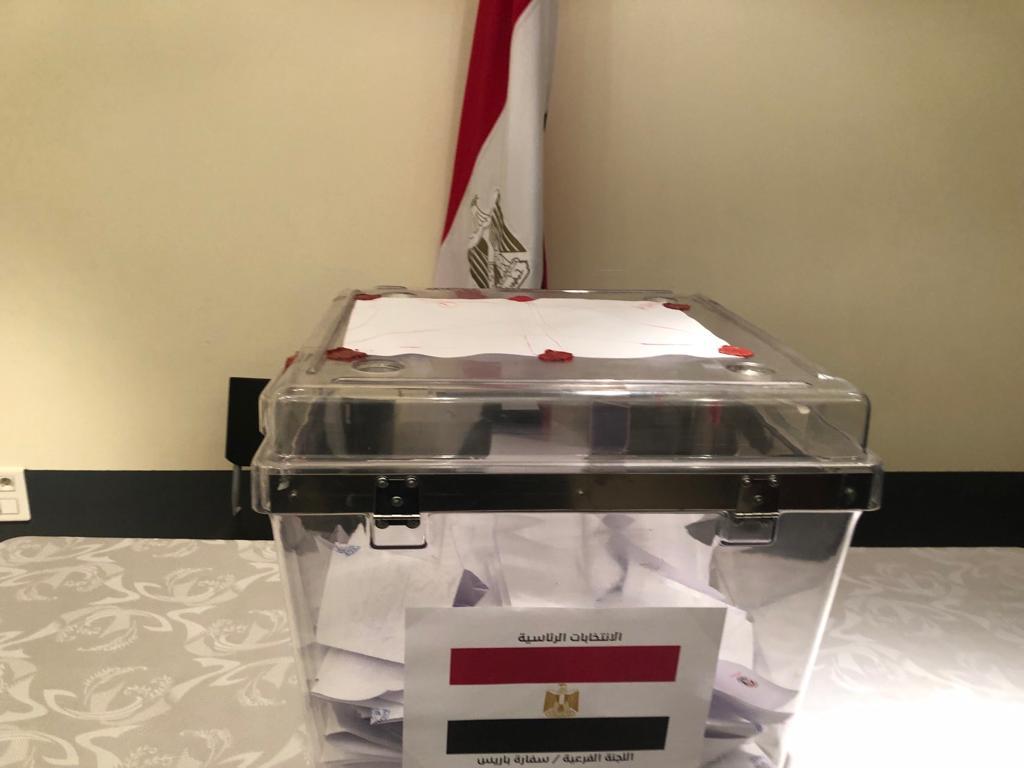 غلق باب التصويت في السفارة المصرية لدى باري