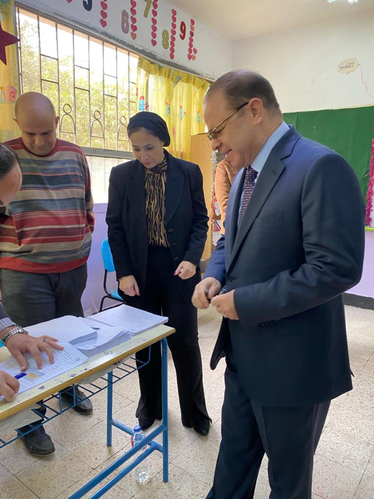 المستشار الصاوي أثناء الادلاء بصوته فى الانتخابات
