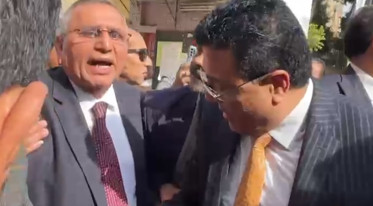 يمامة وسط انصاره من قيادات حزب الوفد يمامة وسط انصاره من قيادات حزب الوفد