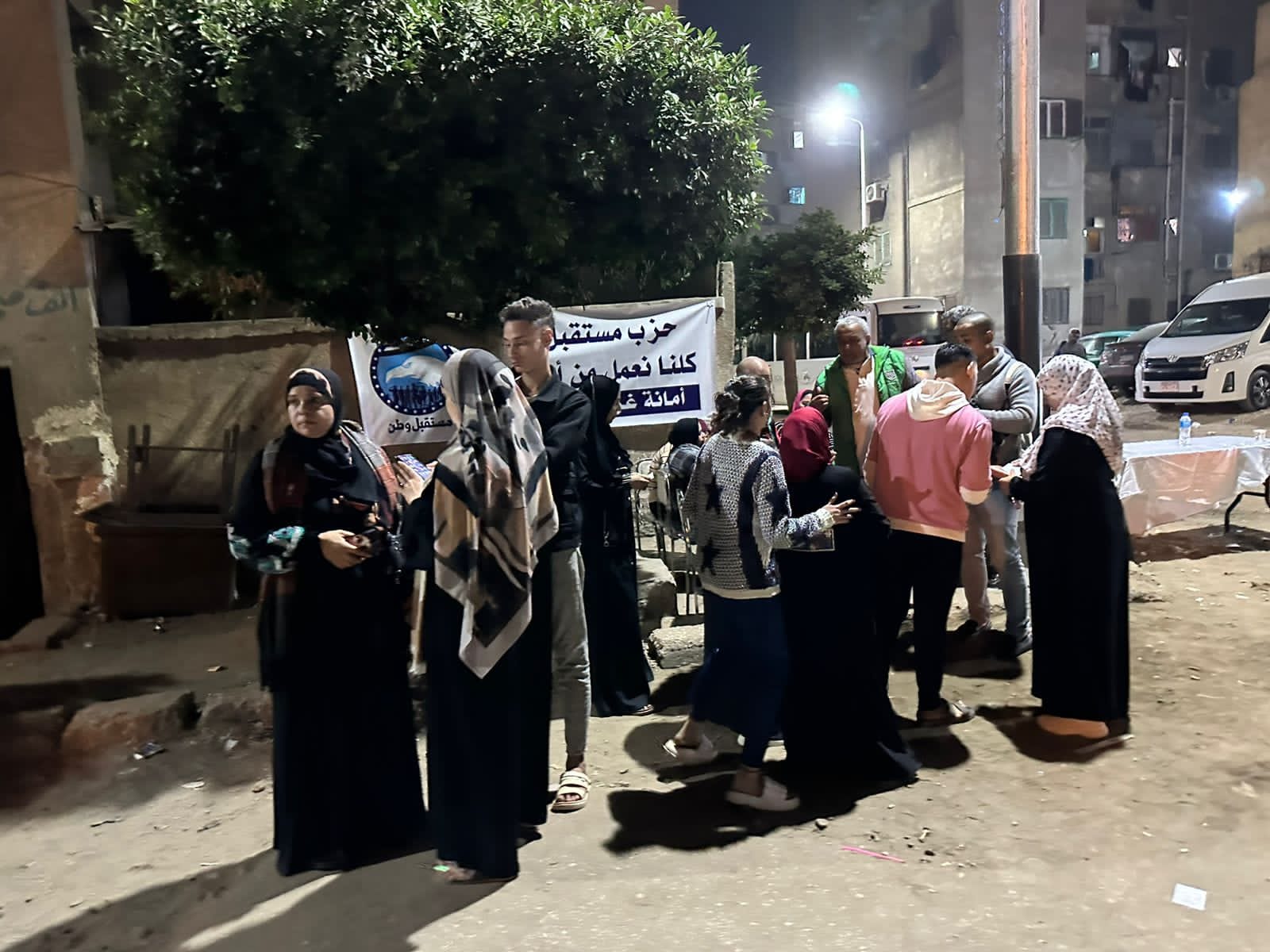 إقبال كبير على اللجان الانتخابية بمدرسة طارق بن زياد بشبرا الخيمة (5)