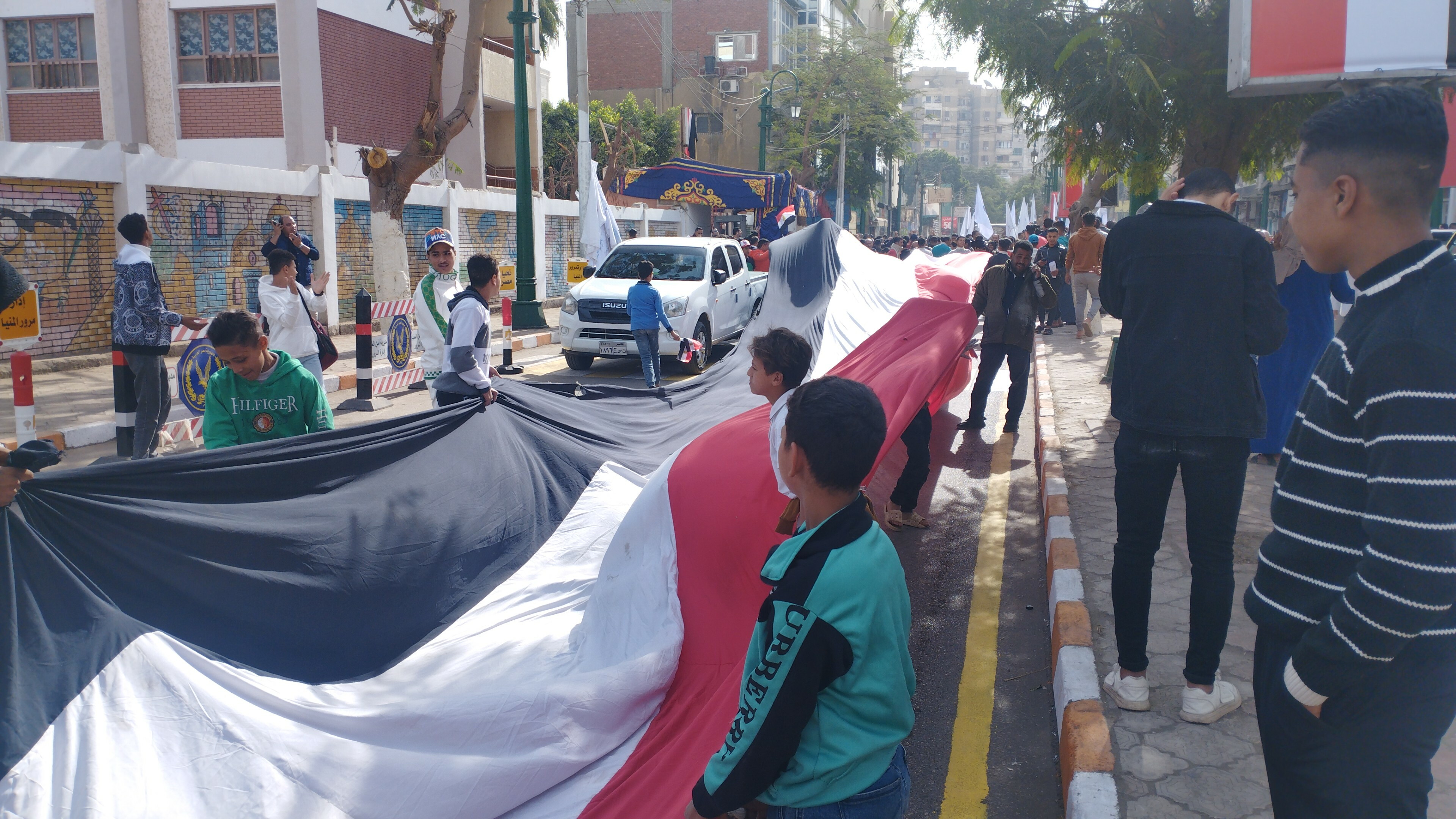 مسيرة حاشدة بشوارع المنيا لحث المواطنين للمشاركة فى الانتخابات الرئاسية (2)
